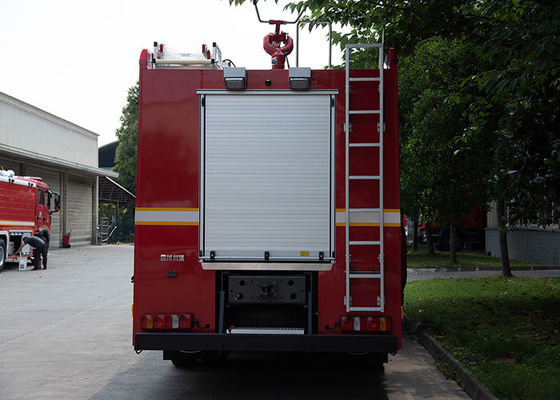 Пожарная машина Sinotruk HOWO 12000L промышленная с насосом &amp; монитором