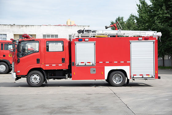 Вода ISUZU 3000L и пениться небольшая пожарная машина с насосом &amp; монитором