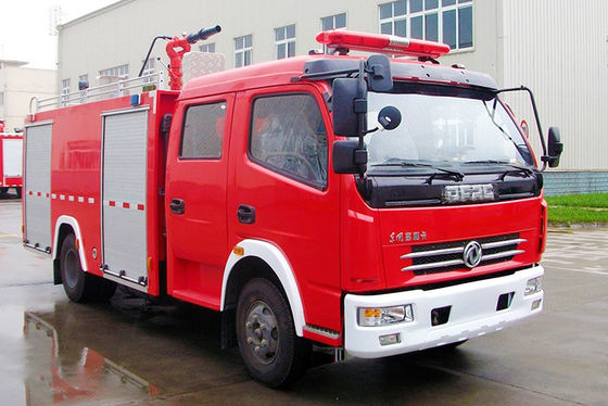 Пожарная машина Dongfeng небольшая с цистерной с водой 3500L и двойной кабиной строки