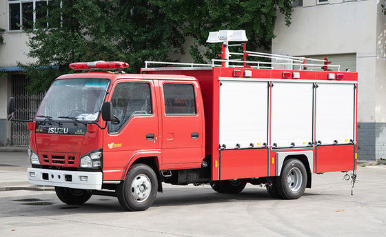 Пожарная машина спасения ISUZU небольшая с телескопичными инструментами света и спасения