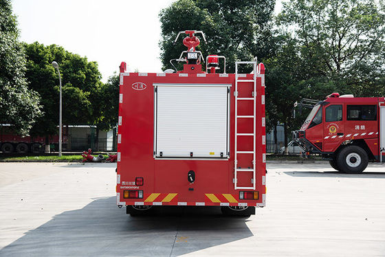 Пожарная машина порошка ISUZU 4000Kgs сухая химическая особенная с кабиной строки Doube