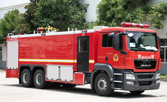 Кабина экипажа пожарной машины частей пожарной машины с 3-8 пожарными