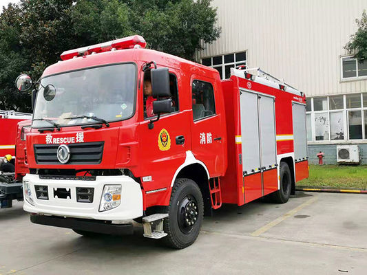 Пожарная машина цистерны с водой 4x4 Dongfeng 6000L с двойной кабиной строки