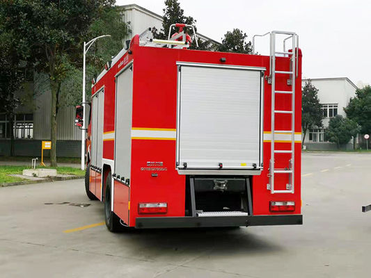 Пожарная машина цистерны с водой 4x4 Dongfeng 6000L с двойной кабиной строки
